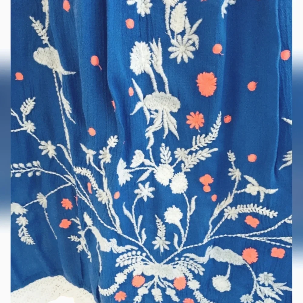 Size M shirred bust embroidered summer slip dress, adjustable straps - Picture 4 of 12